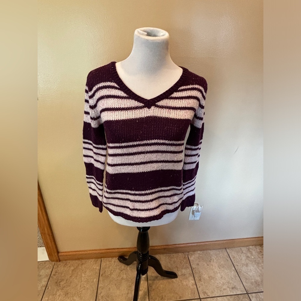 St. John’s Bay Women’s Striped V-Neck Sweater with Subtle Sparkle Size Small